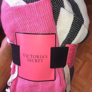 *NWT* Victoria’s Secret Beach Blanket